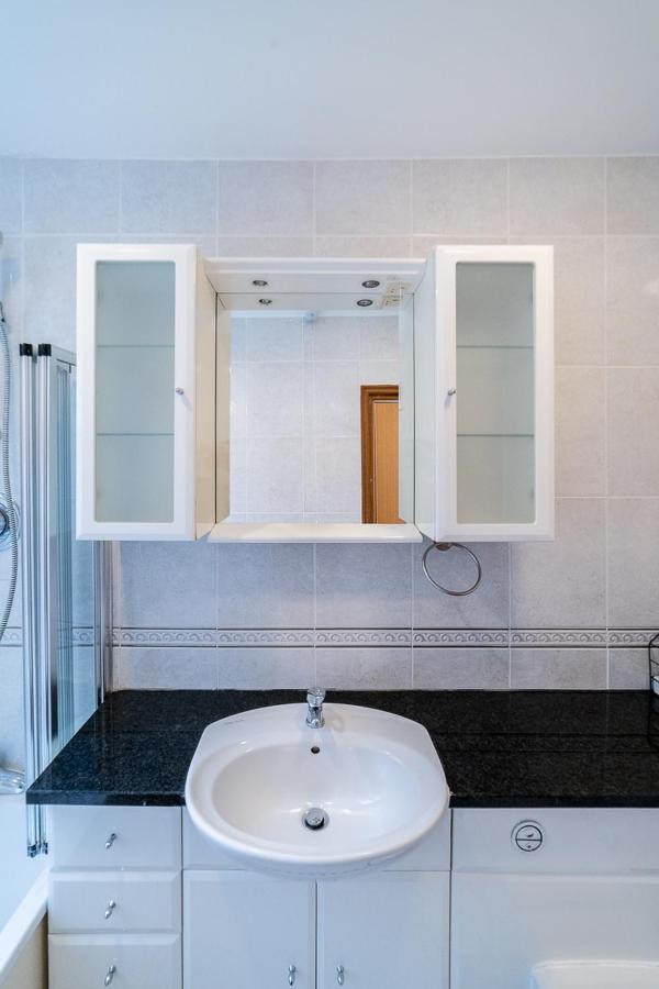 London Studio Apartment Екстериор снимка